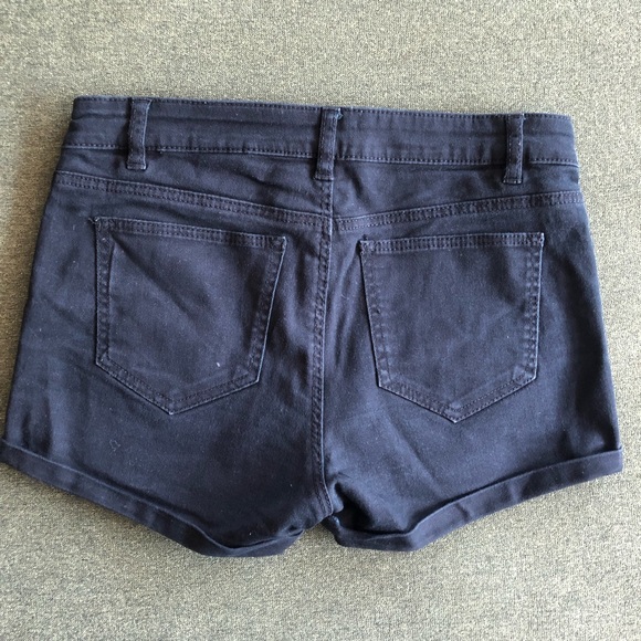 H&M stretch denim high-waisted shorts - Picture 4 of 7